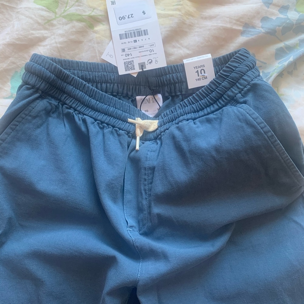 Zara blue girl pants sz10 with the two pockets on the back